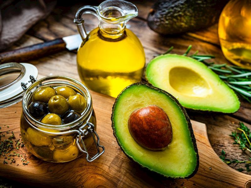 Avokado Yağı mı Zeytinyağı mı? Mutfaktaki Sağlıklı Seçimler Rehberi