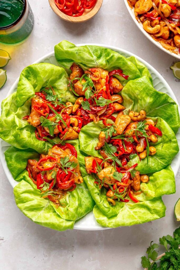 Szechuan Tavuk Marul Sarma: Otantik Lezzet ve Hafif Bir Öğün
